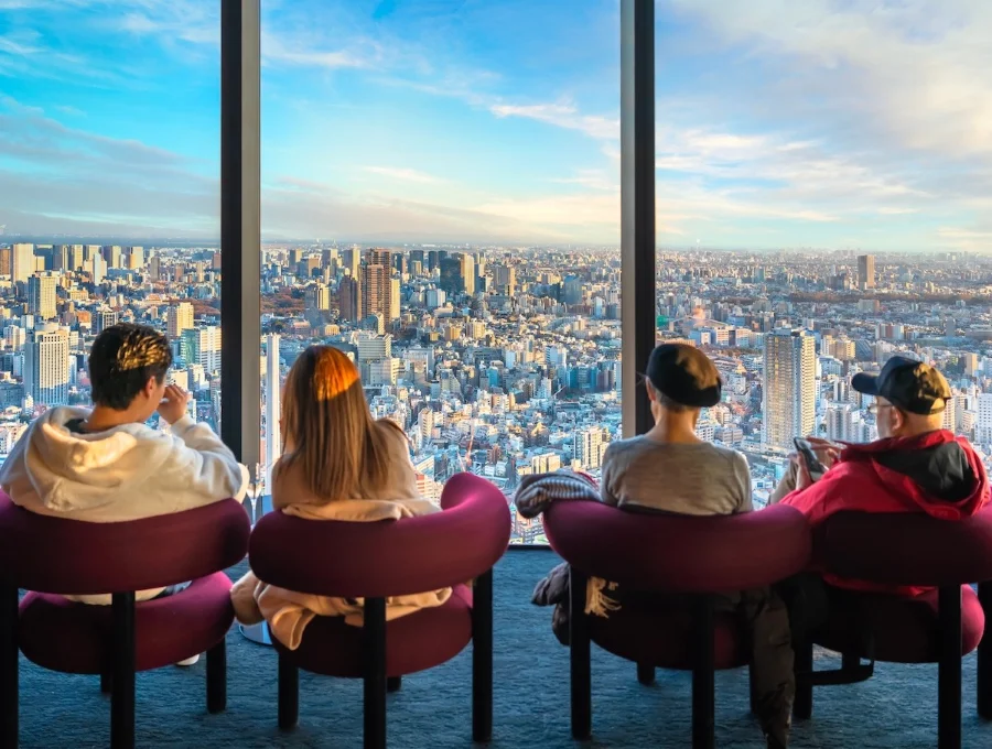 Mỗi tòa nhà tại Shibuya đều mang một kiến trúc độc đáo, tạo nên một khung cảnh đô thị vô cùng ấn tượng