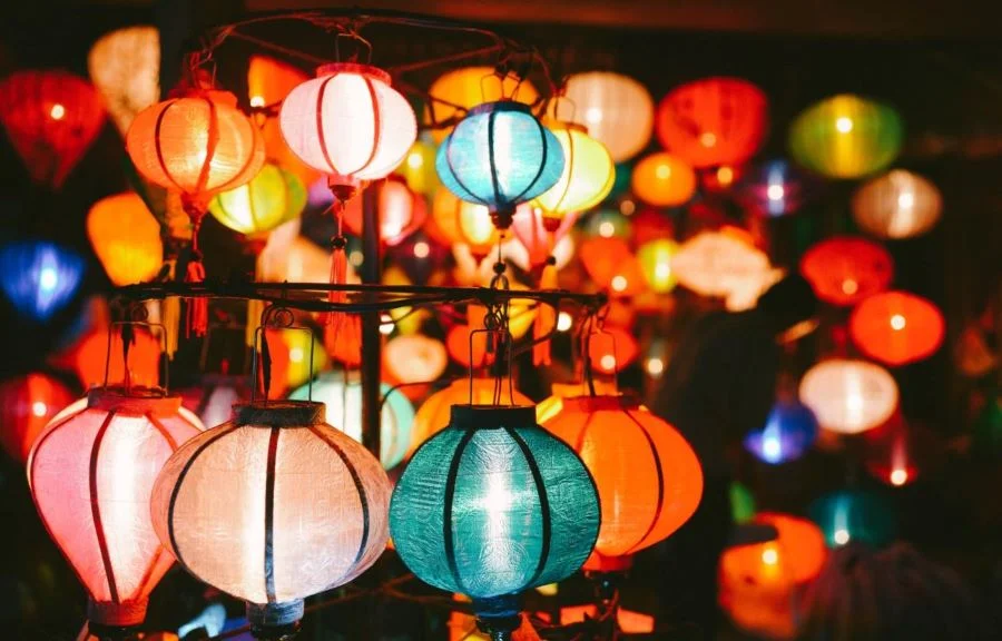 Hội An và những chiếc đèn lồng dang dở khi về đêm