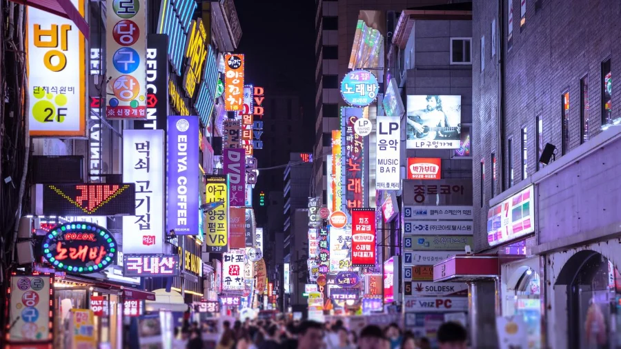 Itaewon nổi tiếng là một địa điểm mua sắm lý tưởng cho những tín đồ thời trang