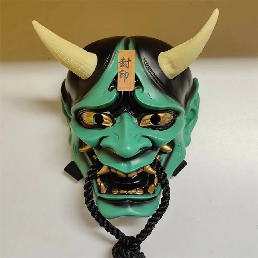 Mặt nạ Hannya thường được sử dụng trong kịch Noh, một loại hình nghệ thuật truyền thống của Nhật Bản