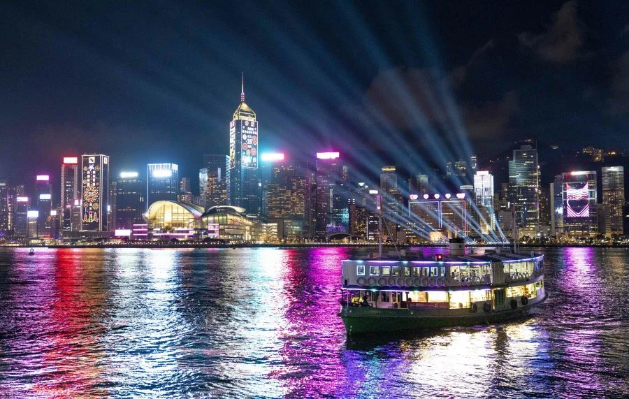 Cảng Victoria là địa điểm check-in không thể bỏ qua khi đi Hongkong
