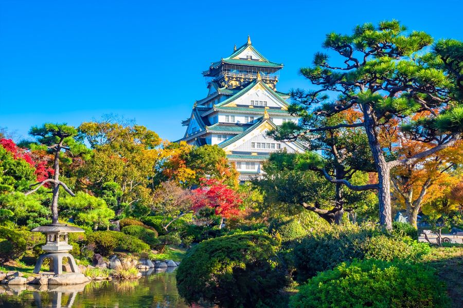 Lâu đài Osaka hay thành Osaka là biểu tượng của thành phố Osaka với giá trị lịch sử cao