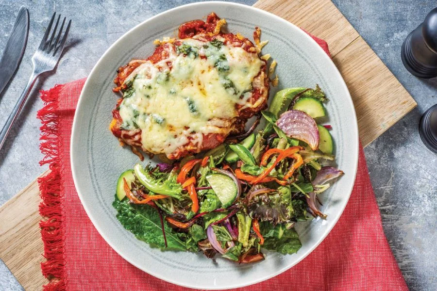 Món gà Parmigiana - một trong những món ăn được yêu thích hàng đầu tại Úc