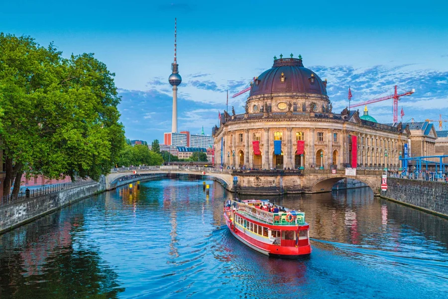 Berlin không chỉ là một thành phố phồn thịnh, hiện đại mà còn là một trung tâm văn hóa, lịch sử với bề dày hàng nghìn năm