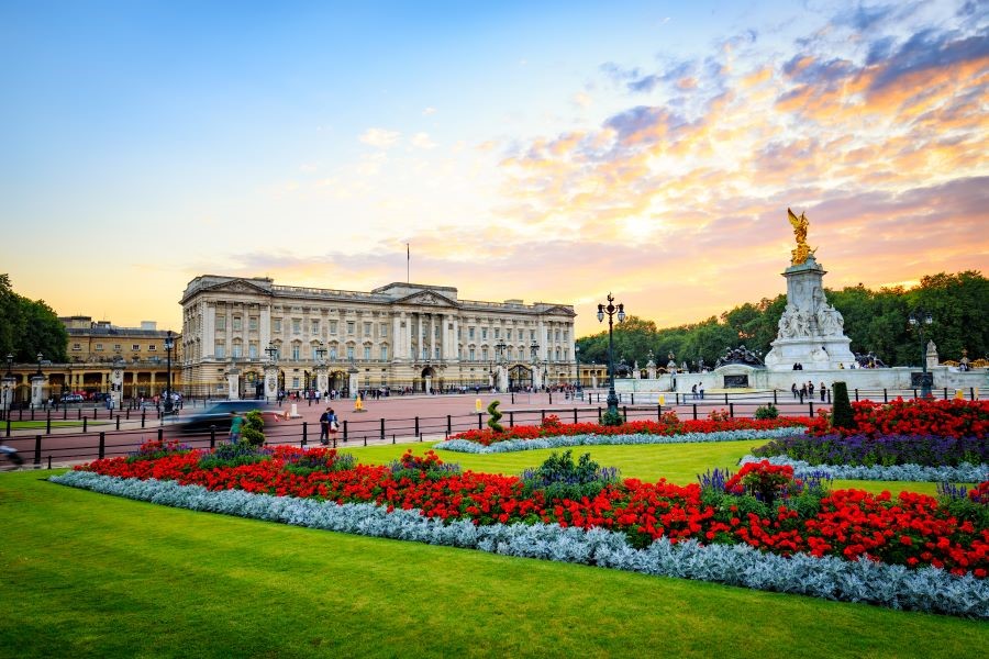 Cung điện Buckingham nguy nga lộng lẫy