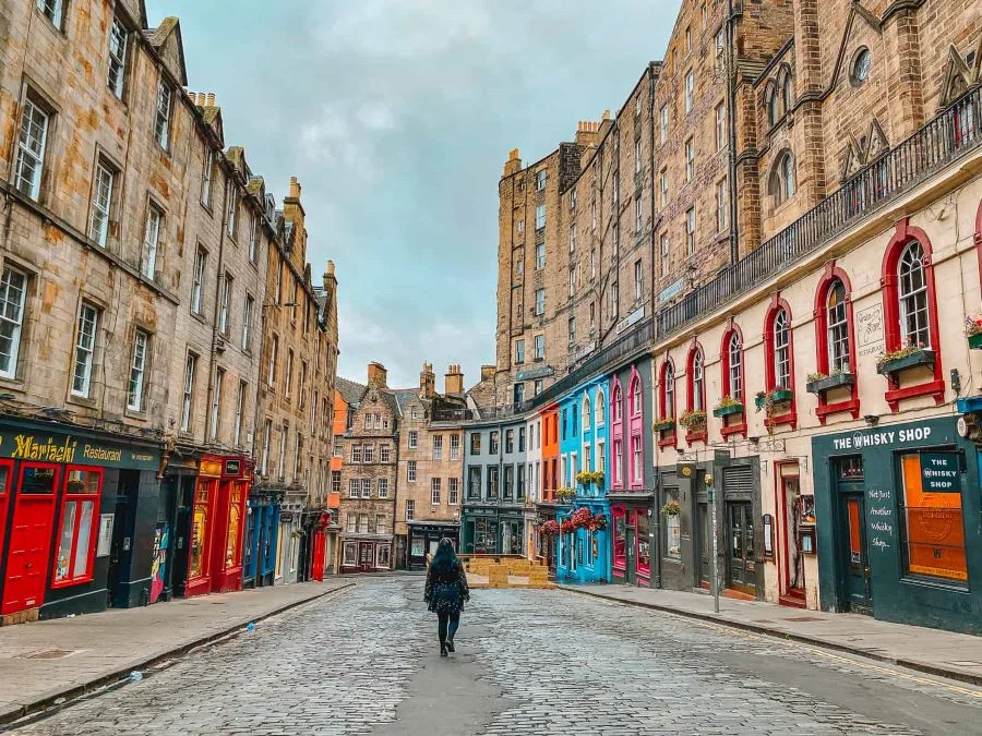 Phố Victoria - một trong những con phố được chụp ảnh nhiều nhất tại Edinburgh