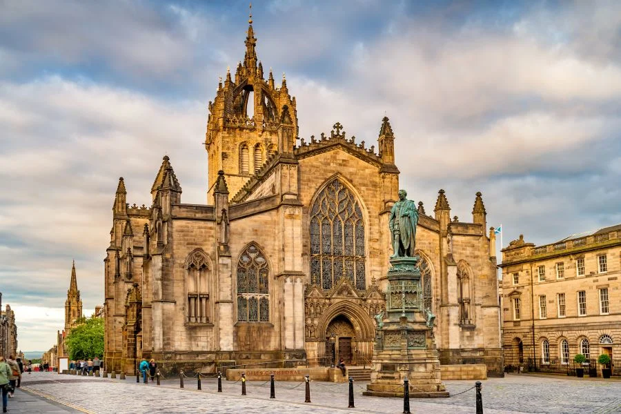 Nhà thờ St Giles - công trình kiến trúc có tính biểu tượng cao tại Edinburgh