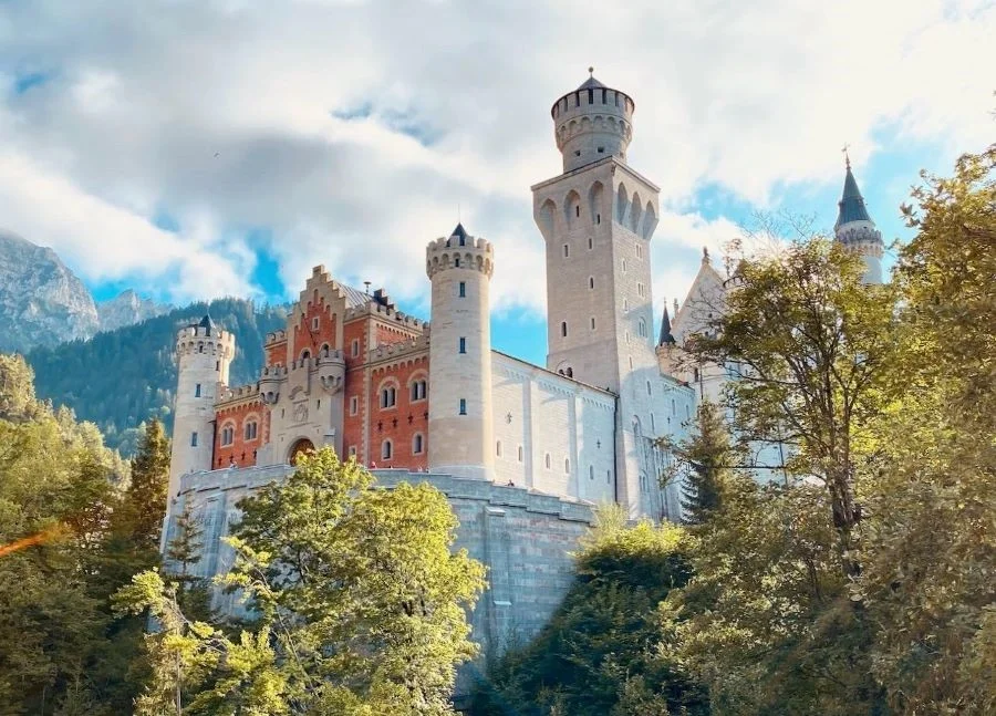 Bức tranh thiên nhiên lãng mạn và thơ mộng tại lâu đài Neuschwanstein