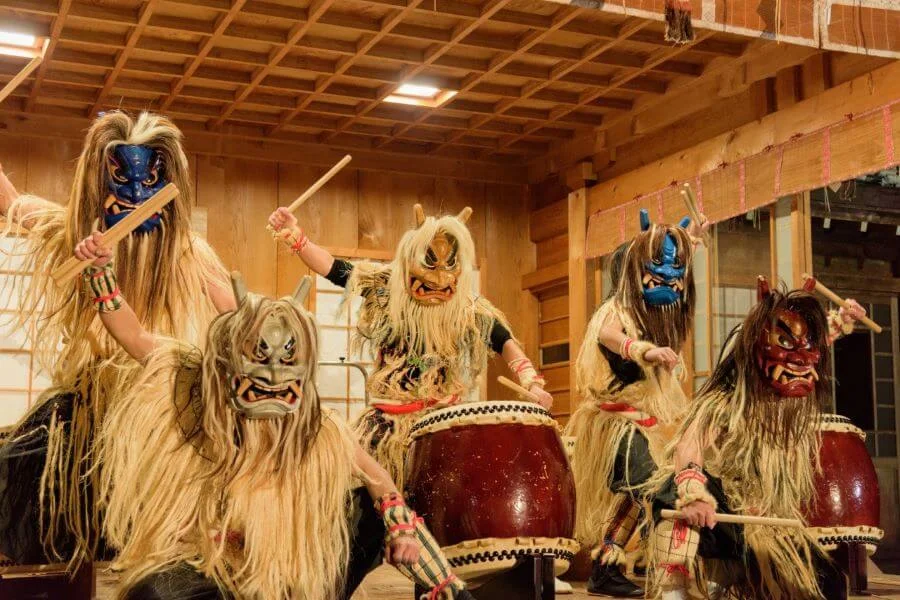 Những màn trình diễn trống Taiko tại Lễ hội Namahage Sedo sẽ khiến bạn cảm thấy hào hứng và phấn khích