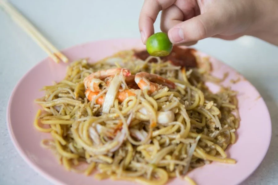 Hokkien Prawn Mee - Món ăn nổi tiếng tại Singapore