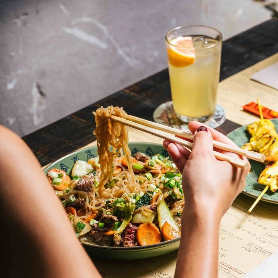 Mee Hokkien là một trong những món ăn làm nên tên tuổi cho nền ẩm thực đặc sắc tại Phuket
