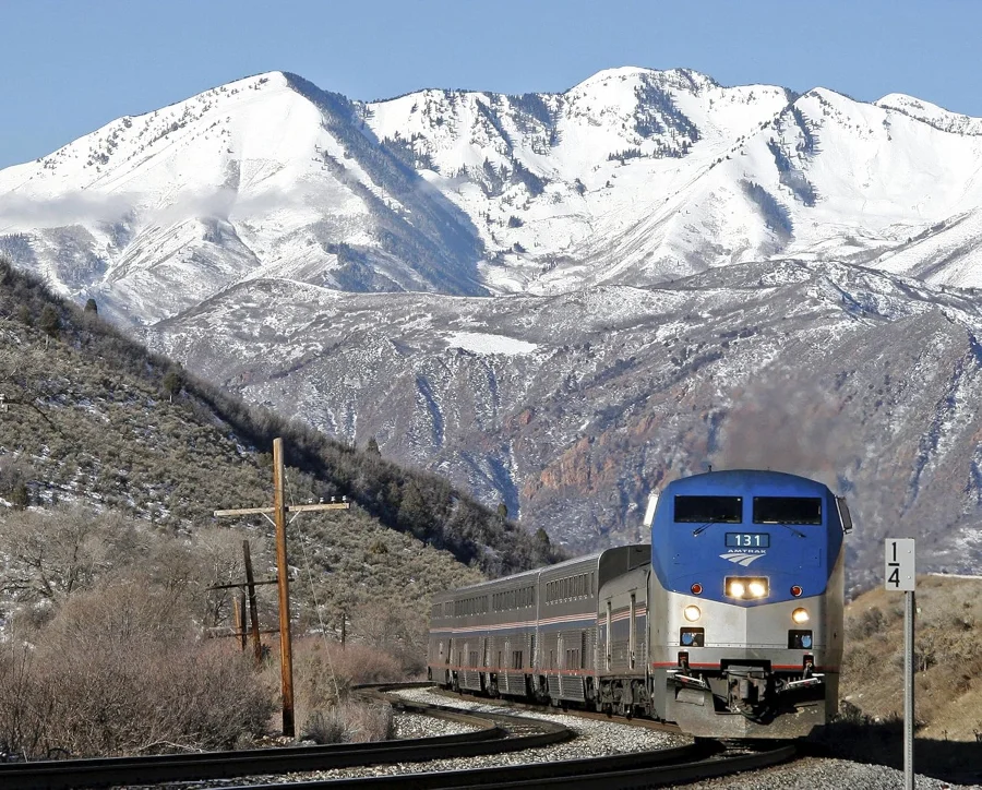 California Zephyr -  Chuyến tàu trắng xuyên nước Mỹ