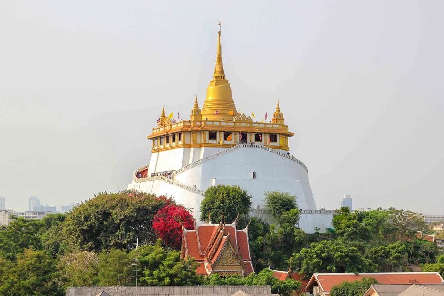 Wat Saket là điểm đến tâm linh Thái Lan nổi tiếng thu hút đông đảo du khách trên khắp thế giới