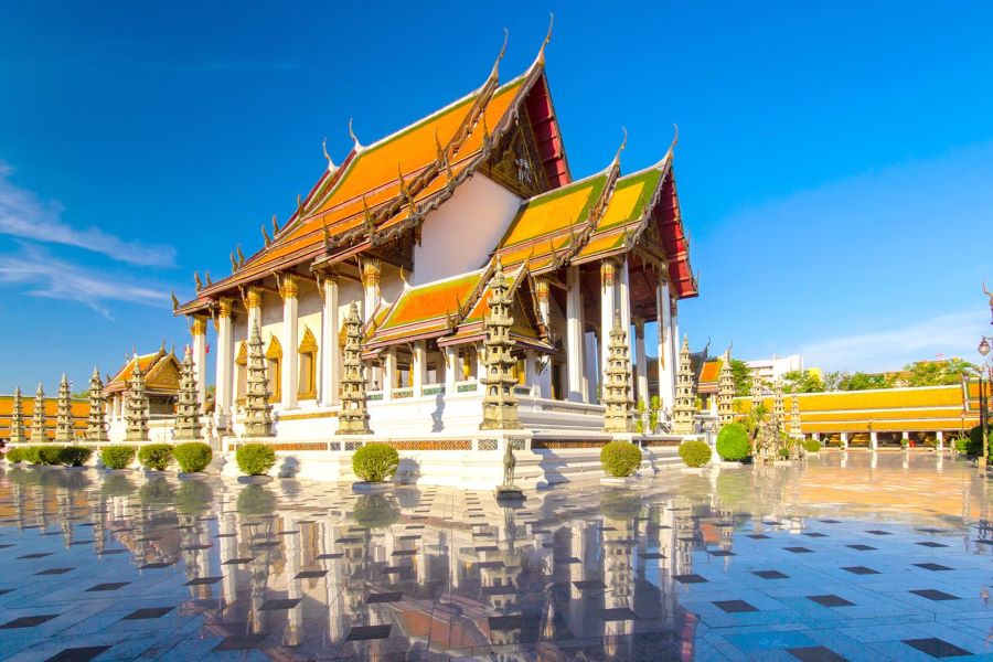 Chùa Wat Suthat - Một trong những điểm đến tâm linh tại Thái Lan