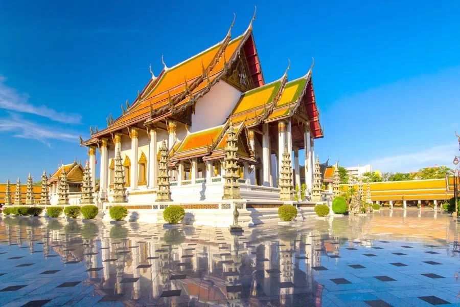 Chùa Wat Suthat - Một trong những điểm đến tâm linh tại Thái Lan