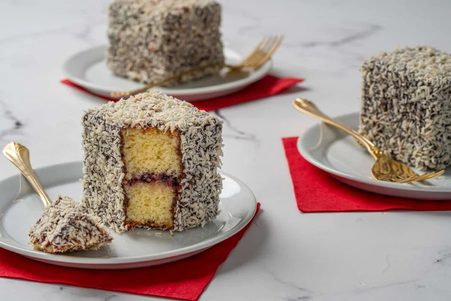 Lamington - món tráng miệng huyền thoại với hương vị ngọt ngào, béo ngậy 