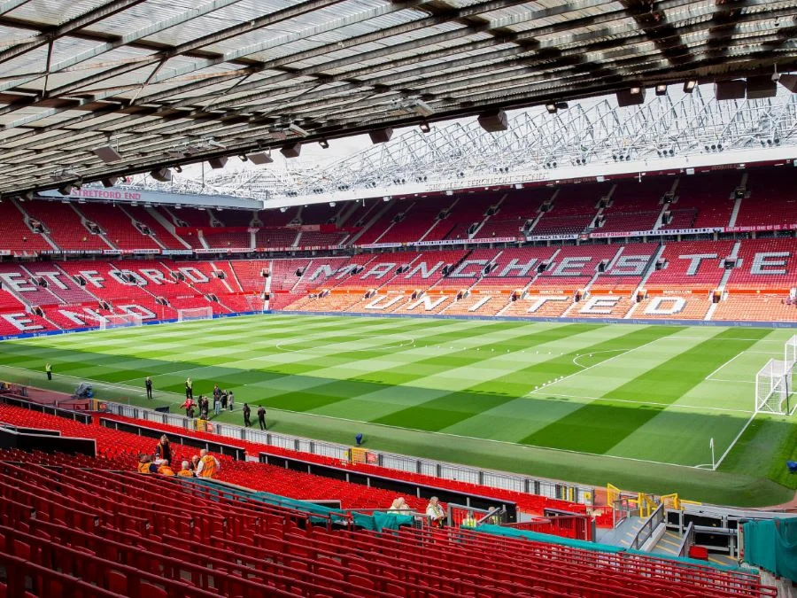Sân vận động Old Trafford là sân nhà của đội bóng huyền thoại Manchester United 