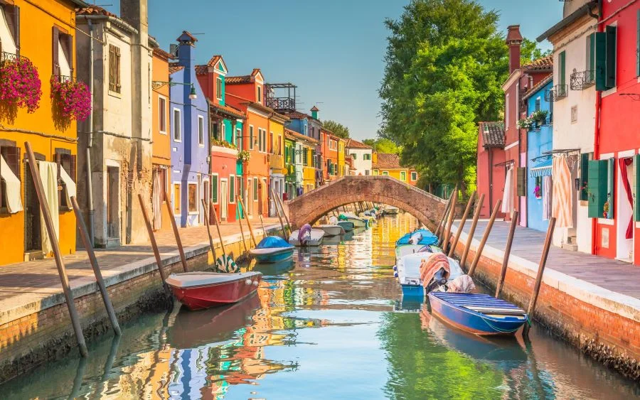 Venice - một trong những thành phố kênh đào đẹp nhất thế giới với lối kiến trúc cổ kính và quyến rũ