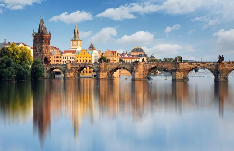 Cầu Charles là một trong những điểm đến hấp dẫn nhất tại thủ đô Praha