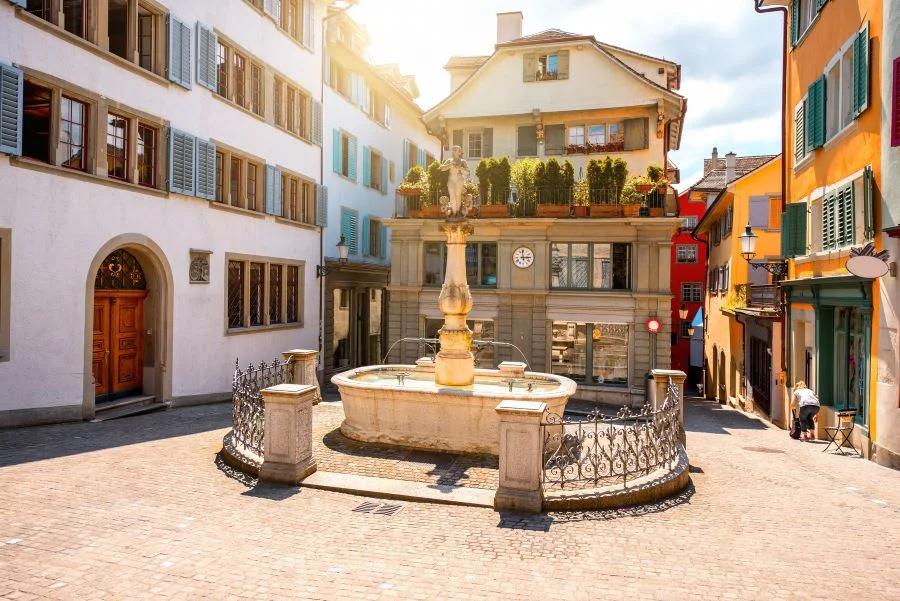 Khu phố cổ Zurich còn là trung tâm lịch sử, văn hóa nổi tiếng