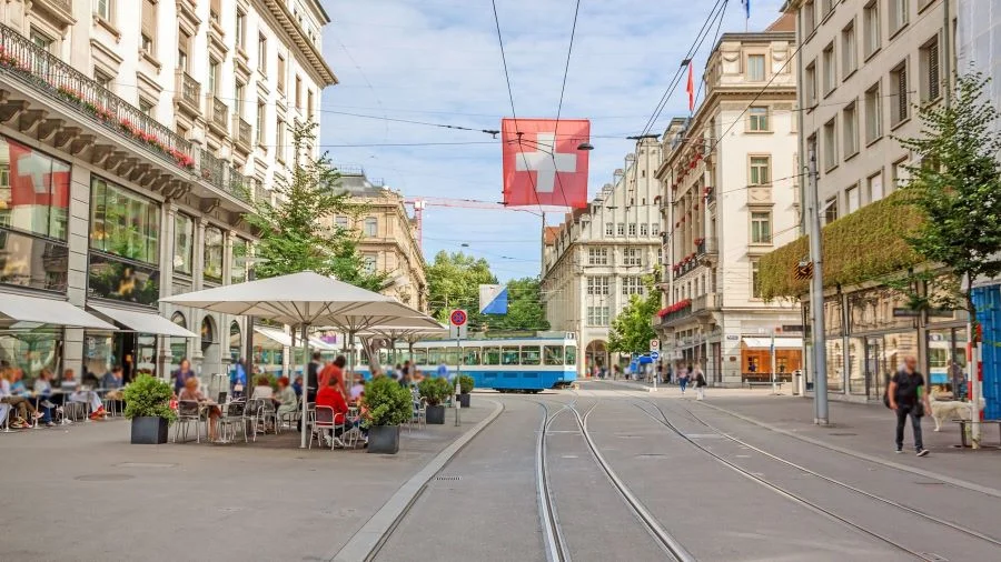 Bahnhofstrasse hội tụ những thương hiệu thời trang đẳng cấp hàng đầu trên thế giới