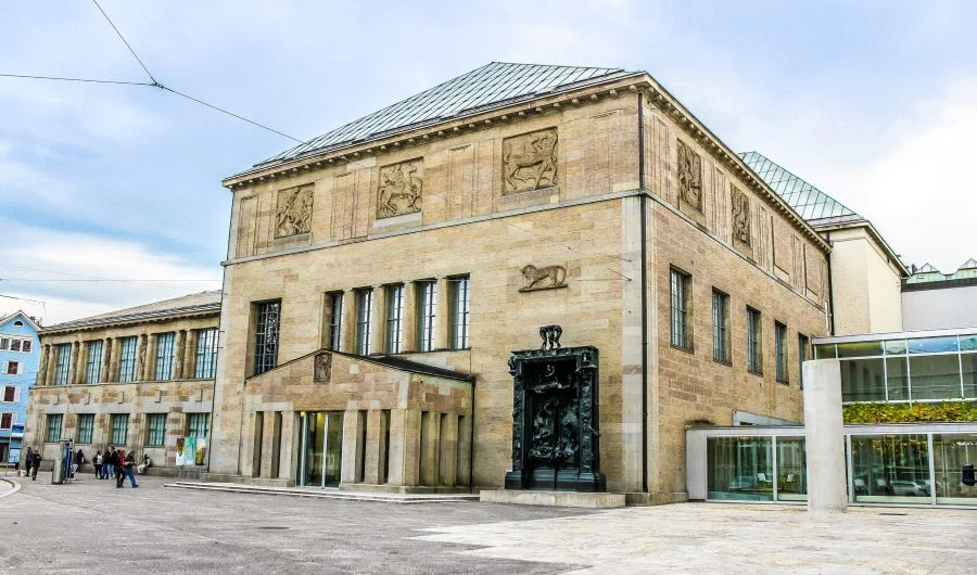 Kunsthaus là điểm đến thú vị du khách nhất định phải ghé thăm một lần