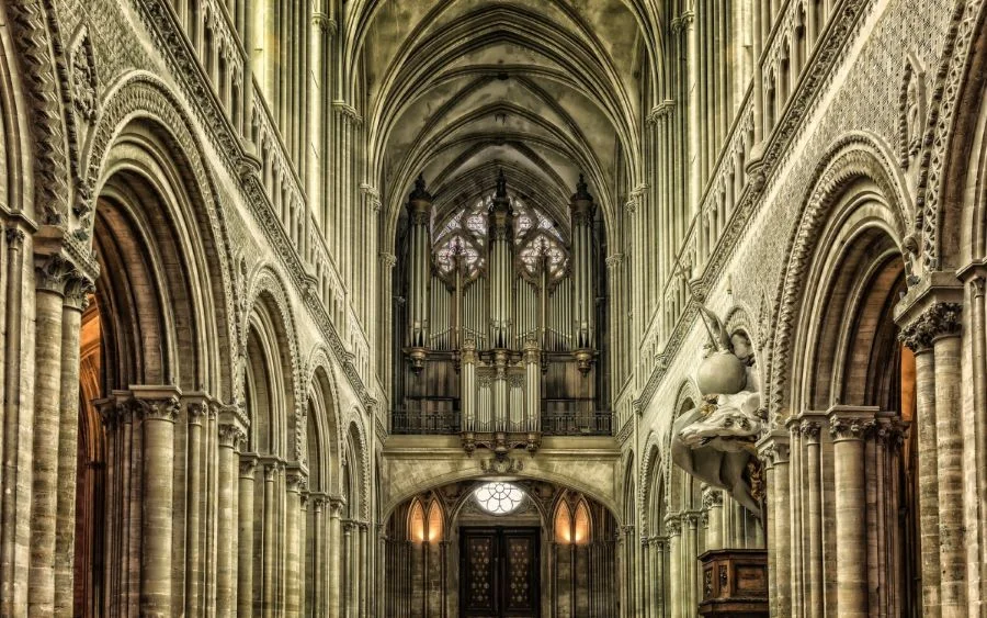 Nhắc đến Paris, không ai là không biết đến nhà thờ Đức Bà Paris (Notre Dame de Paris), một công trình kiến trúc Gothic lộng lẫy và tráng lệ