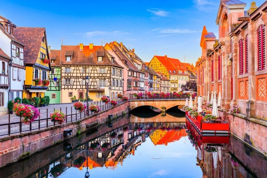 Làng Colmar là một ngôi làng cổ nổi tiếng ở nước Pháp