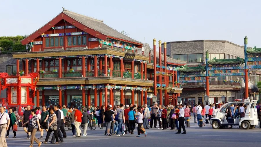 Phố Qianmen thu hút lượng lớn khách du lịch ghé thăm mỗi ngày
