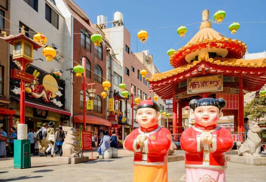 Nankinmachi còn là nơi tọa lạc của một số ngôi chùa và đền thờ mang đậm dấu ấn văn hóa Trung Hoa