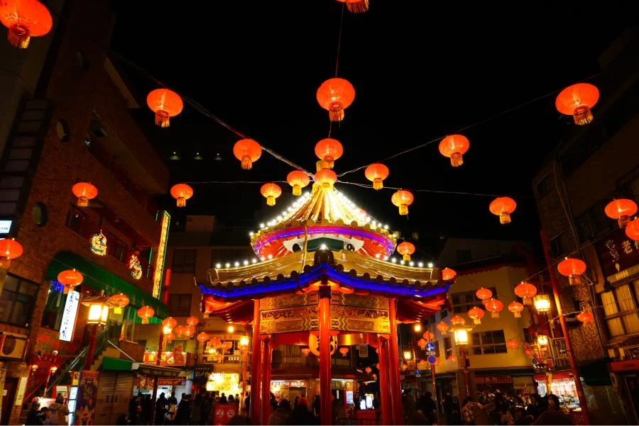 Tham gia vào các lễ hội này là một cách tuyệt vời để trải nghiệm văn hóa địa phương tại Kobe