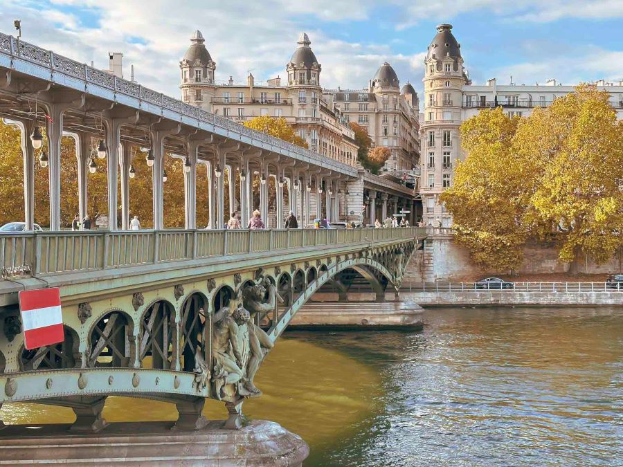 Ngắm Paris dưới nắng thu vàng