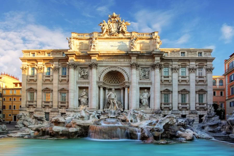 Đài phun nước Trevi được biết đến là một trong những đài phun nước đẹp nhất trên thế giới