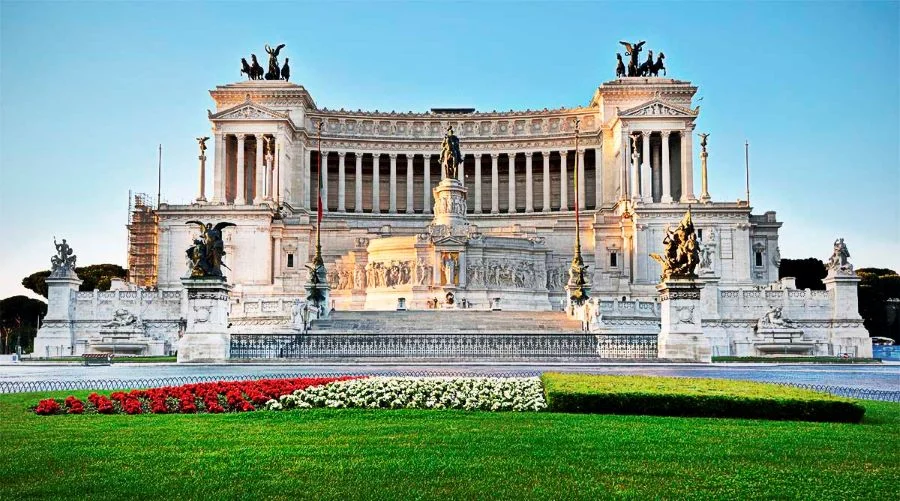 Quảng trường Venice tọa lạc ngay tại trung tâm của thành phố Rome cổ kính