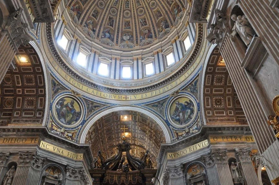 Mái vòm St. Peter là một tuyệt tác kiến trúc