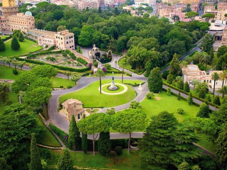 Công viên Vatican là một điểm đến cực kỳ xanh mát và hấp dẫn