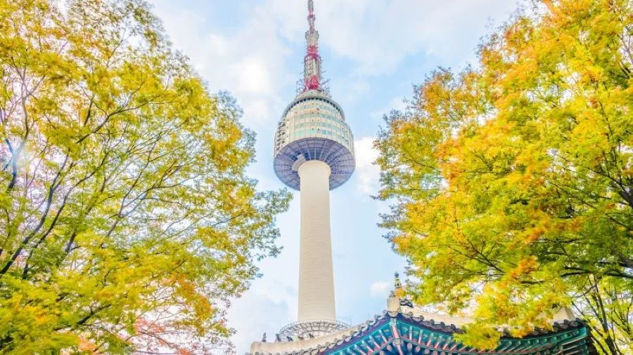Tháp truyền hình Tokyo khi nhìn gần