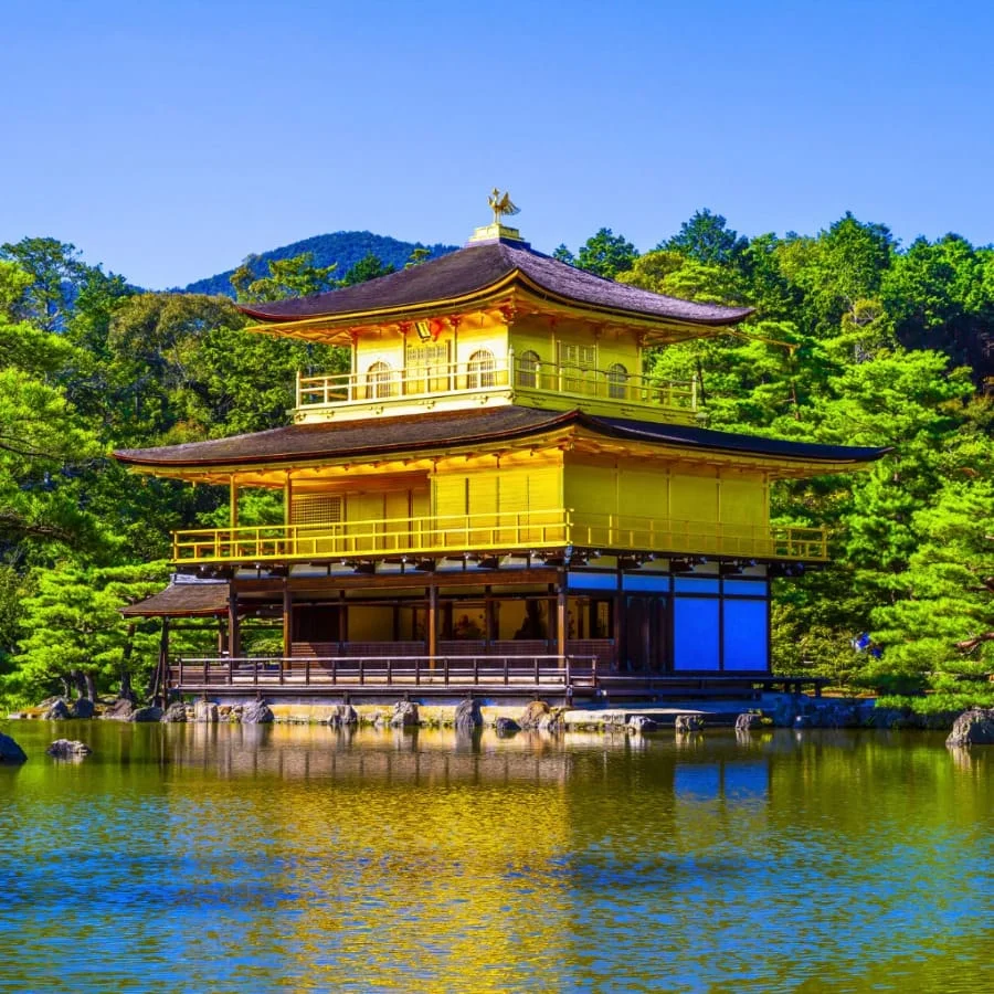Ngôi chùa Kinkakuji được biết đến là một trong những biểu tượng văn hóa nổi tiếng nhất của Nhật Bản
