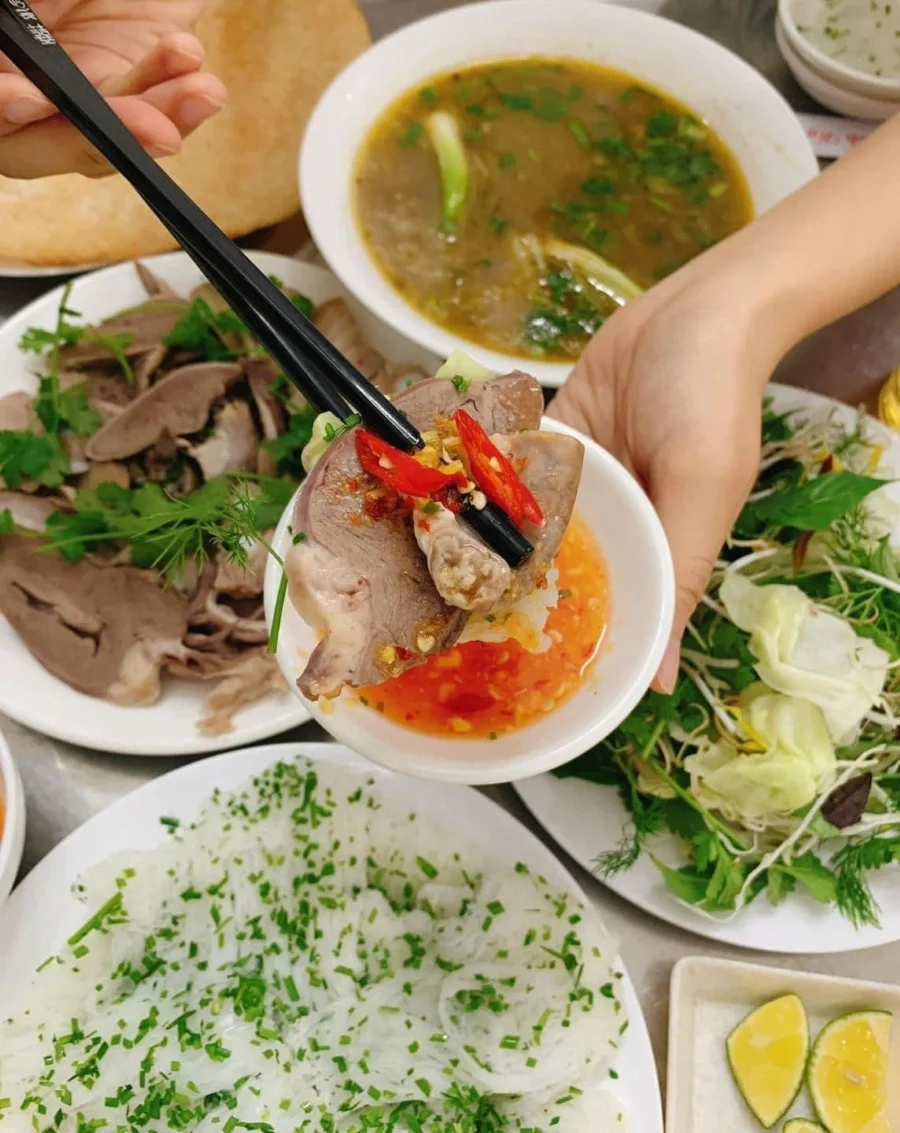 Bánh hỏi lòng heo - Món đặc sản Phú Yên mà bạn không được bỏ qua khi đến “xứ Nẫu” này