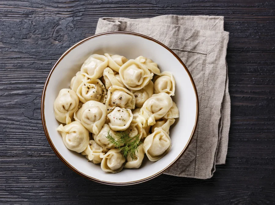 Mỗi chiếc bánh Pelmeni nhỏ bé không chỉ là món ăn ngon mà còn là biểu tượng cho những điều tốt đẹp trong cuộc sống