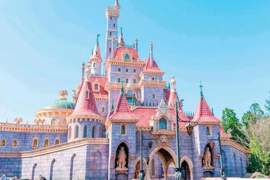 Với hàng loạt các trò chơi giải trí thú vị, nơi này phù hợp cho mọi lứa tuổi đến khám phá và vui chơi