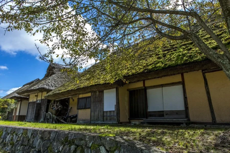 Làng cổ Hattoji Furusato như một bức tranh thuỷ mặc sống động, níu chân du khách bởi vẻ đẹp cổ kính và thanh bình
