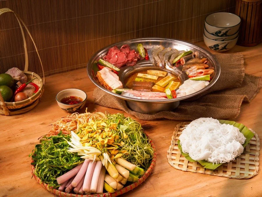 Một nồi lẩu mắm chuẩn vị miền tây vô cùng đầm đà, thơm ngon