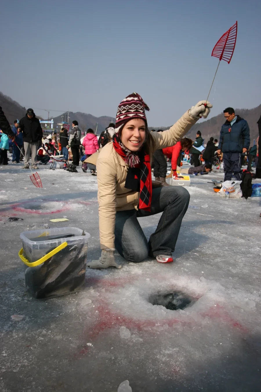 Để có thể thoải mái tham gia lễ hội Pyeongchang, bạn nên chuẩn bị các trang phục giữ ấm được cơ thể