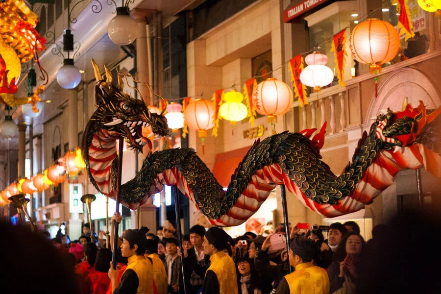 Jaodori - một loại hình múa kết hợp giữa rồng, lân, nhào lộn và thay đổi mặt nạ - luôn khiến khán giả thích thú