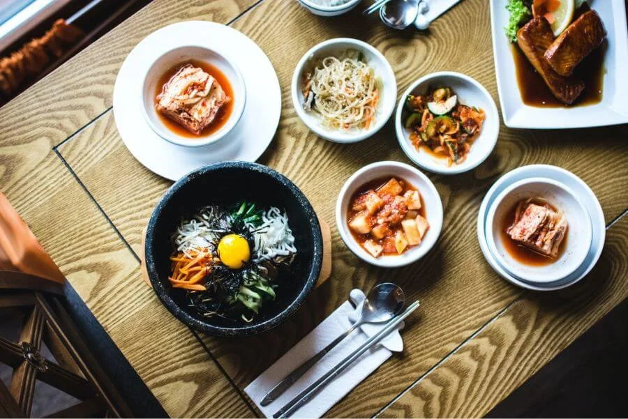 Bạn cũng có thể thưởng thức các món ăn truyền thống tại Jeollanam