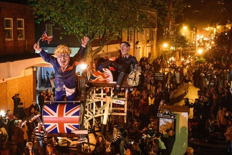 Guy Fawkes Night diễn ra vào tối ngày 5 tháng 11 thường niên