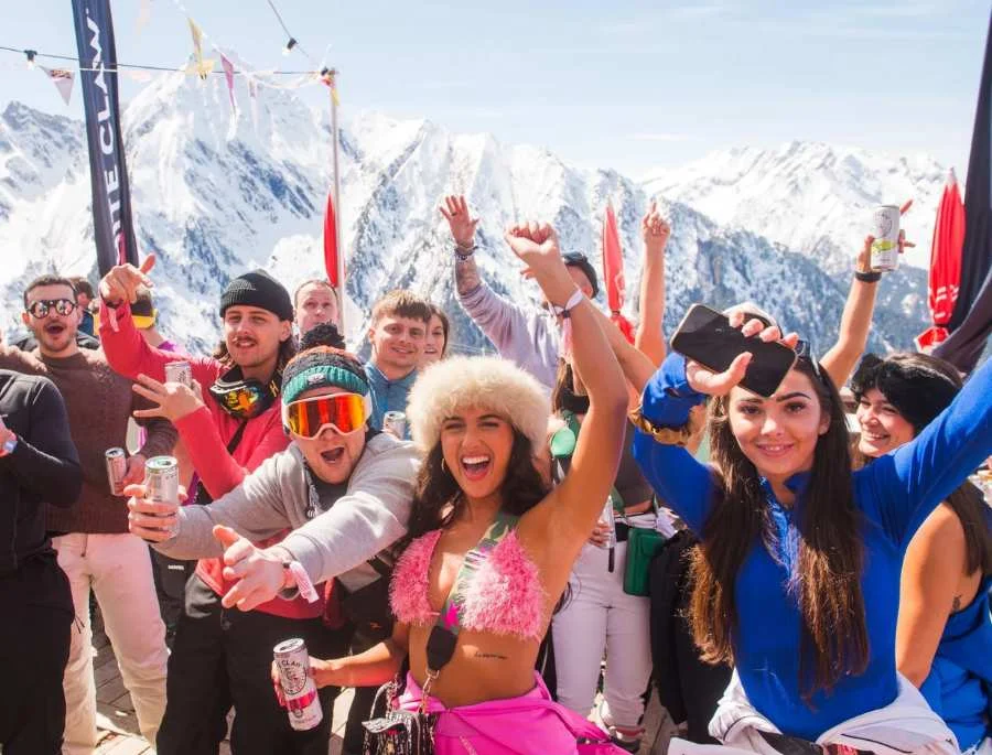 Đến với lễ hội Snowbombing du khách sẽ có được cho mình những trải nghiệm tuyệt vời