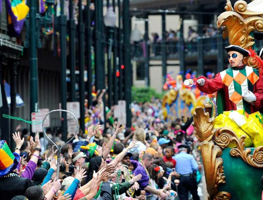 Một trong những điểm đặc biệt của Mardi Gras chắc hẳn là những chiếc mặt nạ
