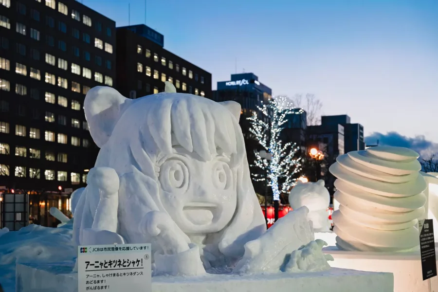 Với những tác phẩm điêu khắc tuyệt đẹp, Lễ hội tuyết Sapporo đã làm “xiêu lòng” biết bao du khách khi đến đây